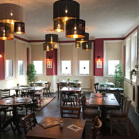 The Newbridge Hotel Екстер'єр фото