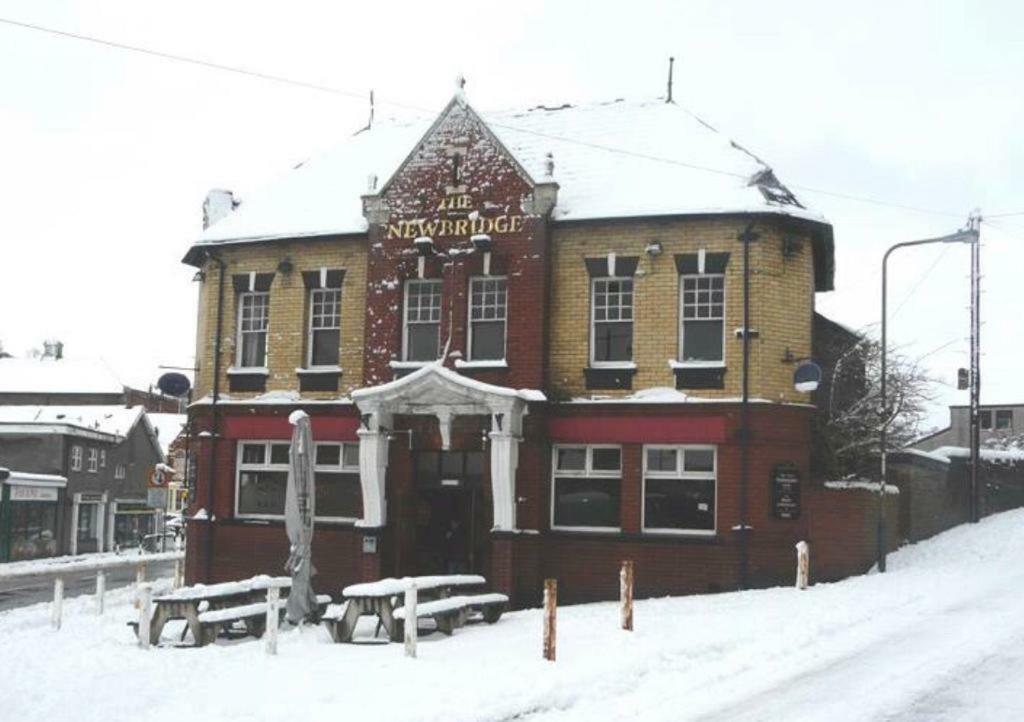 The Newbridge Hotel Екстер'єр фото