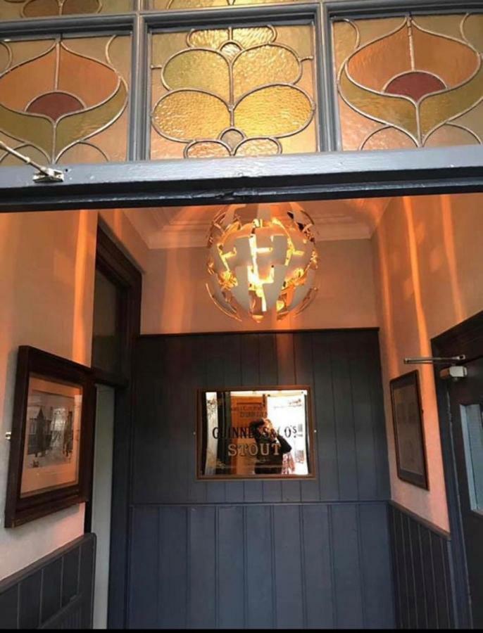 The Newbridge Hotel Екстер'єр фото