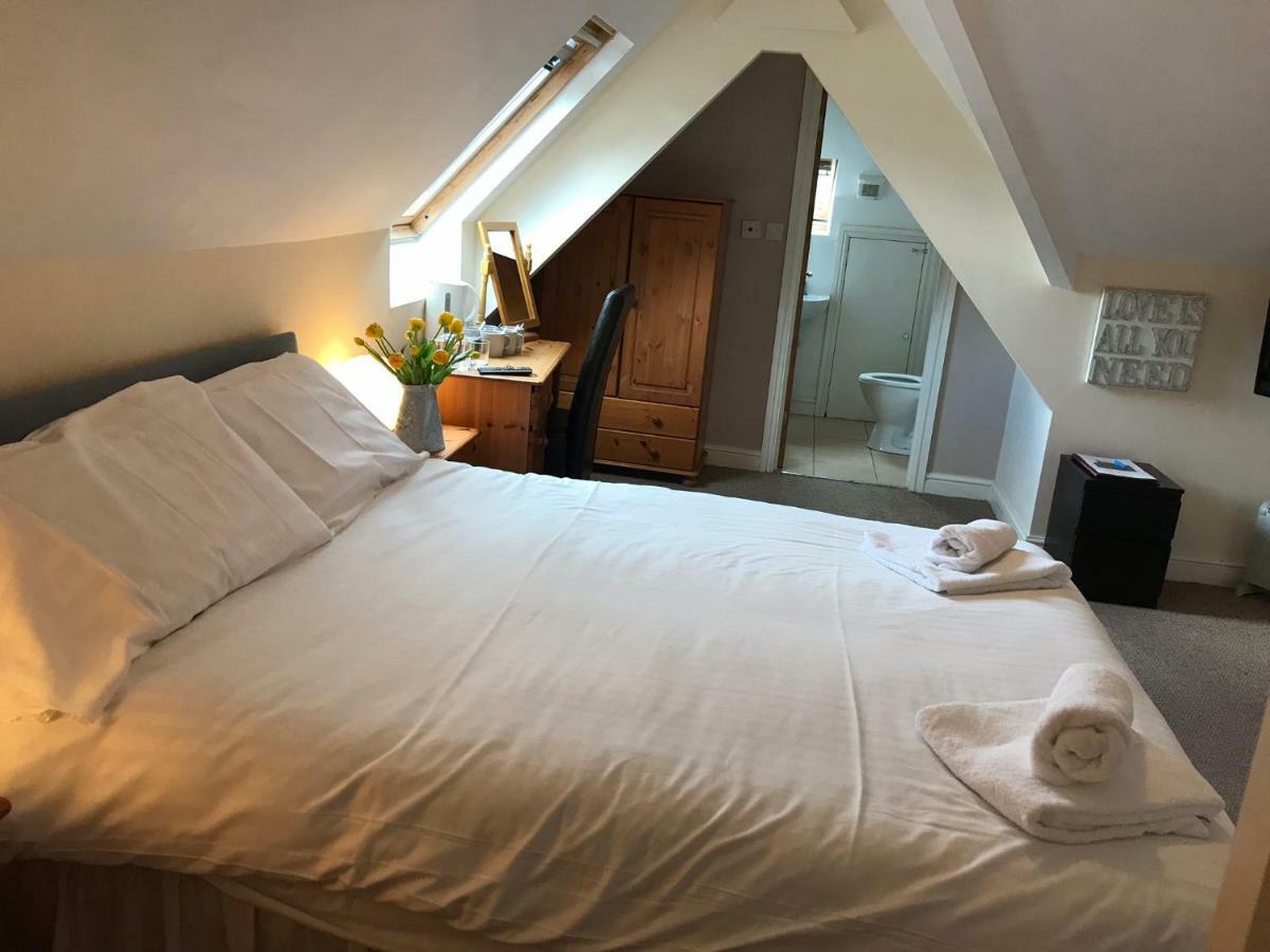 The Newbridge Hotel Екстер'єр фото