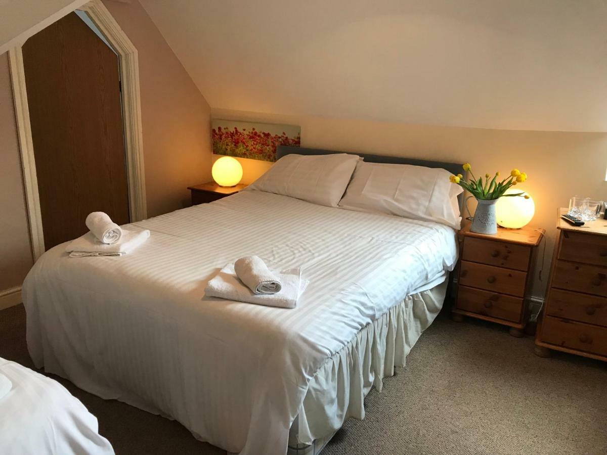 The Newbridge Hotel Екстер'єр фото