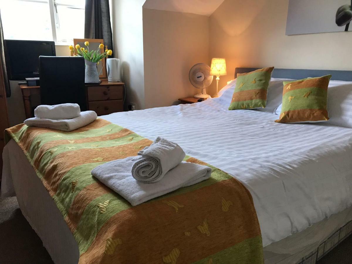 The Newbridge Hotel Екстер'єр фото