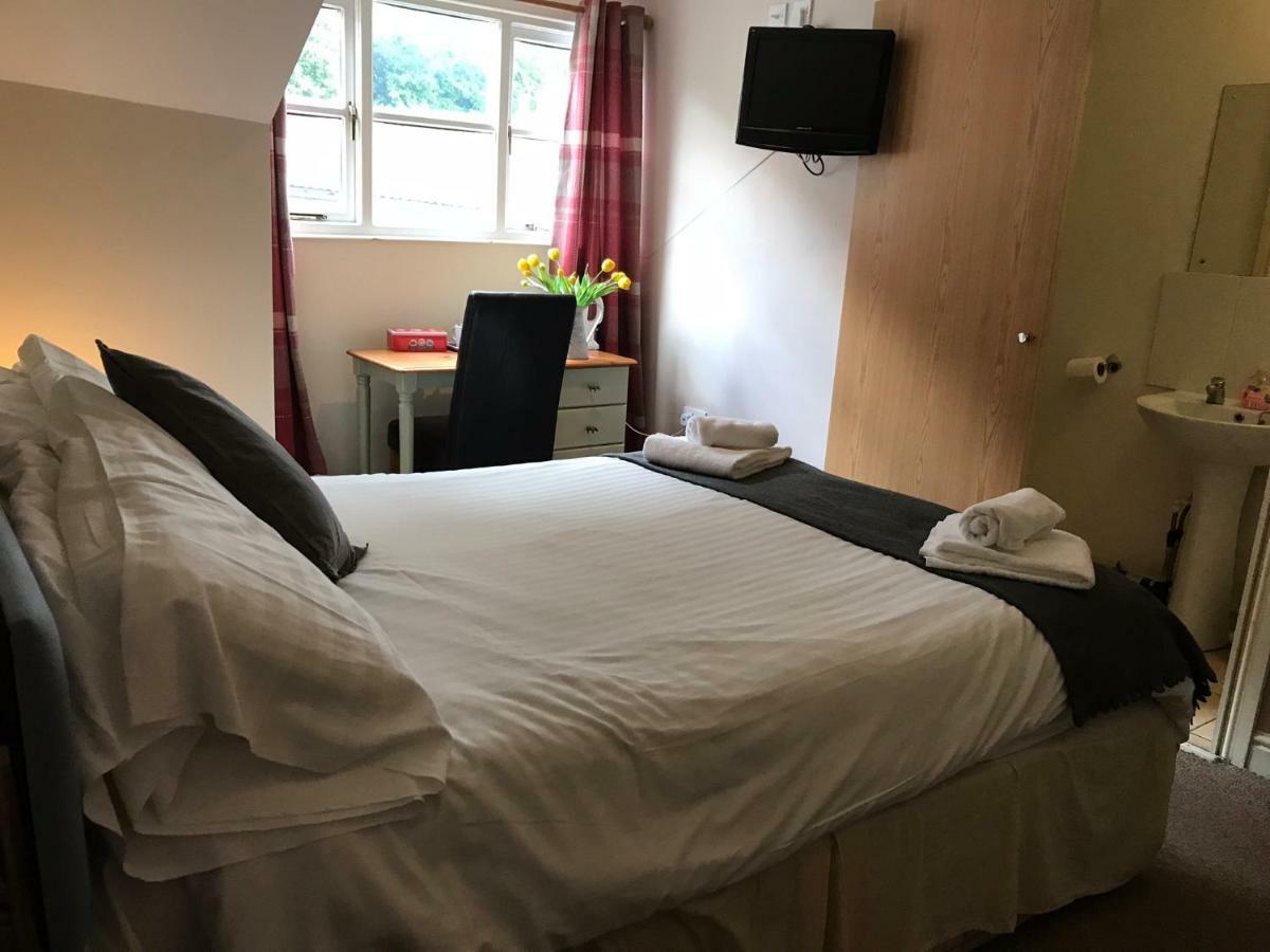 The Newbridge Hotel Екстер'єр фото